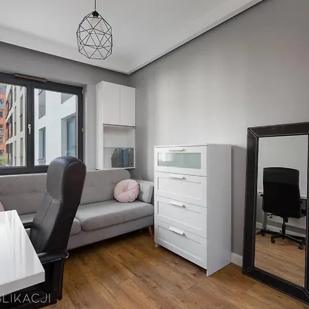Ecru Specious 2-bedroom With Balcony *