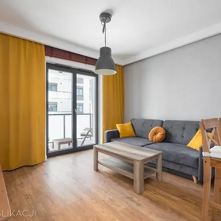 Appartamento Ecru Specious 2-bedroom With Balcony *